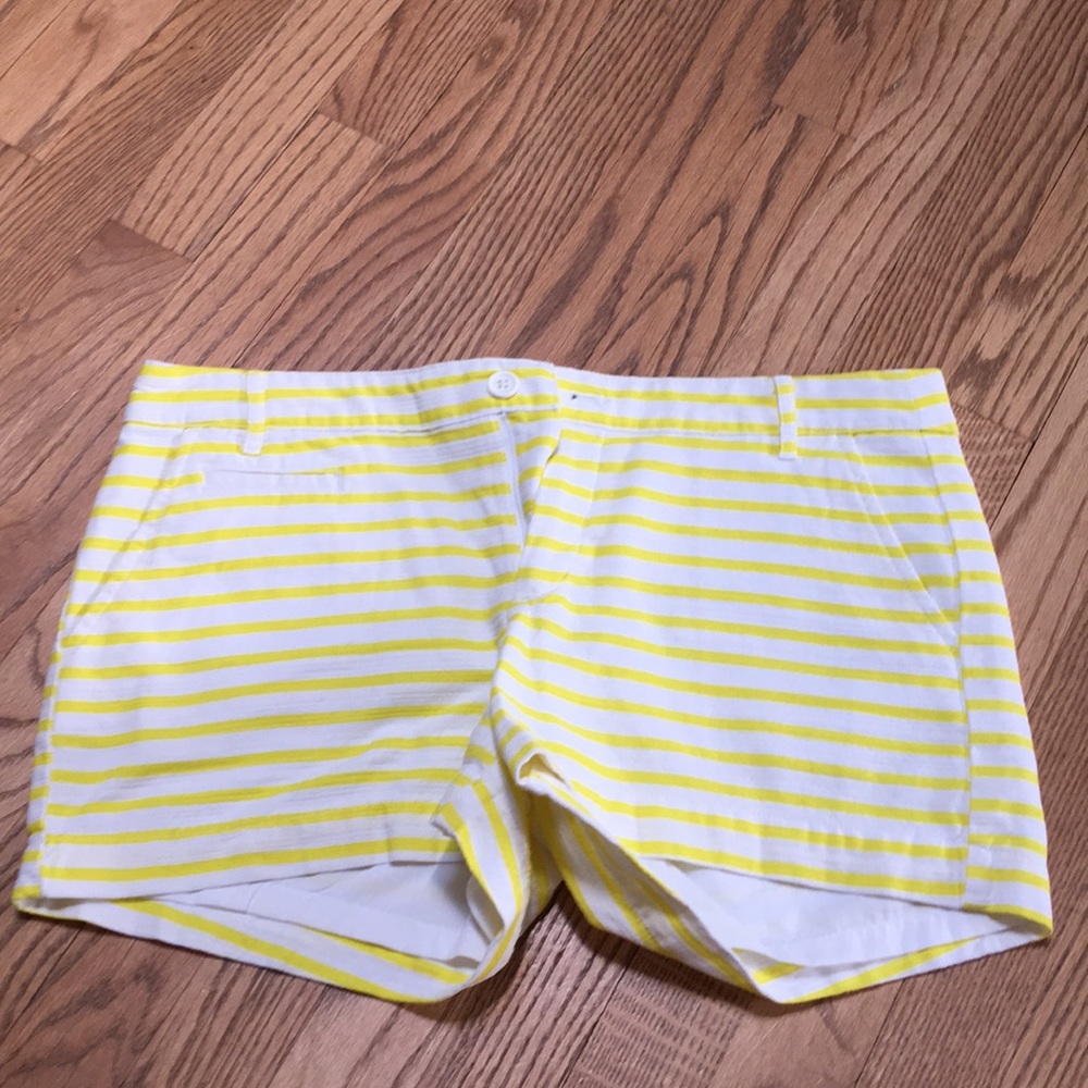 Gap Size 6 Yellow and White striped shorts
